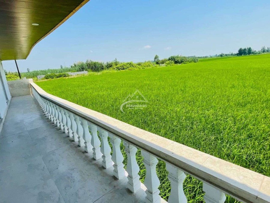 خرید ویلا نما کلاسیک در محمود آباد با وان جکوزی